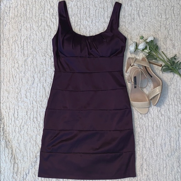 Bisou Bisou satin plum lightly form fitting dress - Picture 6 of 8
